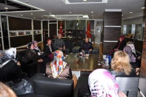 MHP'li belediyeci hanımlar makama &ccedil;ıktı