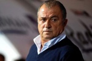 &Ccedil;akma muhabir Terim'i &ccedil;ıldırttı