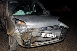 G&uuml;m&uuml;şhane'de trafik kazası: 3 yaralı
