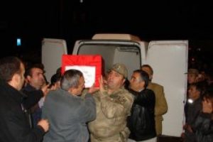 Şehit T&uuml;fek&ccedil;i'nin cenazesi G&uuml;m&uuml;şhane'ye getirildi