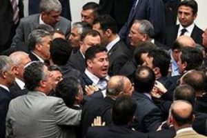 Genel Kurul'da yine gerginlik