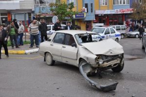 Elbistan'da trafik kazası: 3 yaralı