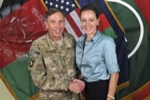 FBI, Petraeus skandalını yazın &ouml;ğrenmiş