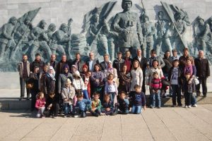 AK Parti &uuml;yeleri şehitlikleri gezdi