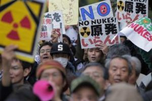 Japonya'da n&uuml;kleer reakt&ouml;rlerin yeniden a&ccedil;ılmasına tepki