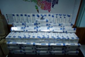 Ş&uuml;pheli kamyonetten ka&ccedil;ak sigara &ccedil;ıktı!