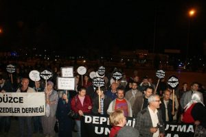 D&uuml;zce depreminin 13. yıl d&ouml;n&uuml;m&uuml;
