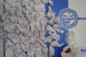 Cezaevi &ouml;n&uuml;nde torbacı operasyonu