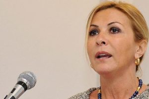 "Yaşanabilir bir d&uuml;nya i&ccedil;in ge&ccedil; kalmış değiliz"