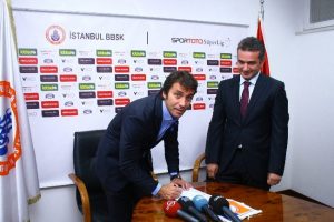 B&uuml;lent Korkmaz resmen Belediye'de