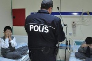 Okulda arkadaşlarına biber gazı sıktı