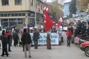 Termik santral istemeyen k&ouml;yl&uuml;ler yine meydanlara indi