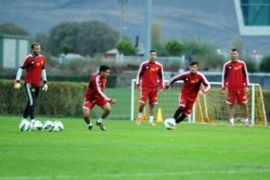 Kayserispor 6 eksikle &ccedil;alıştı