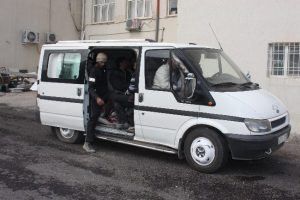 Mardin'de 16 ka&ccedil;ak g&ouml;&ccedil;men yakalandı