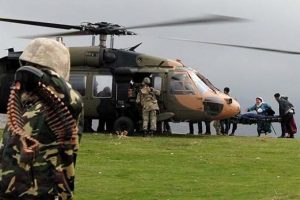 &Ccedil;atışmada &ouml;len ter&ouml;ristlerin cenazesi helikopterle taşındı
