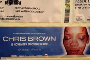 Chris Brown konserini Rihanna fanları protesto etti