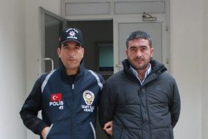 2 yıl hapis cezası alan g&ouml;&ccedil;men ka&ccedil;ak&ccedil;ısı yakalandı