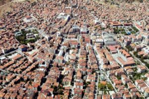 Afyon b&uuml;y&uuml;kşehir olamadı, o da yetmedi...