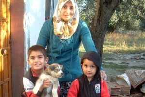 Sel mağduru aile yardım bekliyor