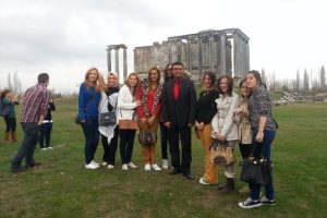 &Ouml;ğrenciler, 'Aizanoi antik kent'ni gezdi