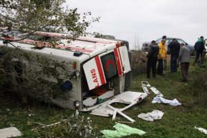 Bursa'da ambulans şarampole u&ccedil;tu: 1 &ouml;l&uuml;, 4 yaralı