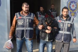 Hırsızlık &ccedil;etesi adliyeye sevk edildi