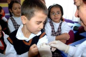 &Ccedil;ıldır'da &ouml;ğrencilere tetenoz aşısı yapıldı