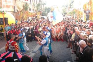 Narenciye Festivali'nin g&ouml;steri grupları Mersin'e geldi