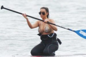 Kim Kardashian'ın deniz keyfi