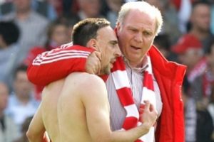 Bayern M&uuml;nih'te başkan değişmedi