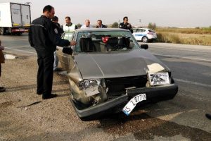 Salihli'de trafik kazası: 3 yaralı