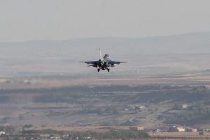 Savaş u&ccedil;aklarının suriye sınırında devriyesi s&uuml;r&uuml;yor