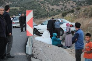 D&uuml;ğ&uuml;n konvoyunda kaza: 2 yaralı