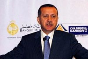 Erdoğan Birand i&ccedil;in gece yarısı Ey&uuml;p Sultan'da dua etti