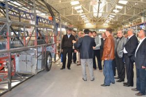 BUGİAD otomotivci misafirlerine &uuml;yelerini gezdirdi