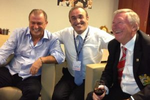 Terim ve Albayrak'tan Sir'e şarap ikramı
