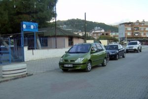 Otomobilin &ccedil;arptığı &ouml;ğrenci yaralandı