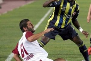 Sedat Bayrak kartsız ge&ccedil;miyor!