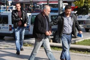 Yolcu otob&uuml;s&uuml;yle esrar taşıdılar