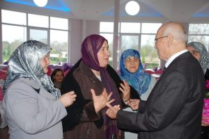 &Ouml;ğretmene kızından duygulandıran s&uuml;rpriz
