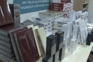 Polisten ka&ccedil;ak&ccedil;ılara b&uuml;y&uuml;k darbe
