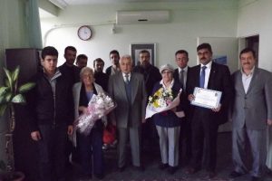 BBP'den huzurevindeki emekli &ouml;ğrentmenlere ziyaret