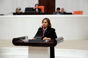 "İnsanca yaşam i&ccedil;in şiddetle m&uuml;cadele etmeliyiz"