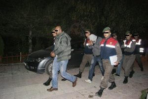 Kablo hırsızları yakayı ele verdi
