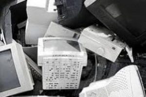 Elektronik atıklar &ccedil;oğalıyor