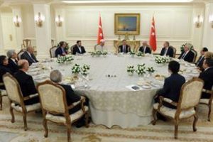 G&uuml;l Muharrem ayı iftarı verdi