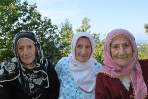 Erdoğan &uuml;&ccedil;&uuml;z nineleri unutmadı