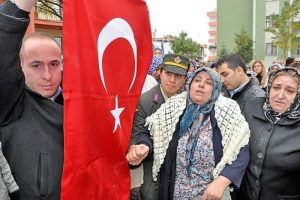 "Benim &ccedil;ocuğum o bayrak, i&ccedil;in kendini feda etti"