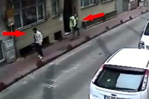 Hırsızlar kameraya  b&ouml;yle yakalandı