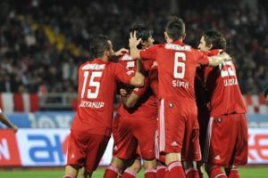 H&uuml;cumda affetmiyor, savunmada alarm veriyor